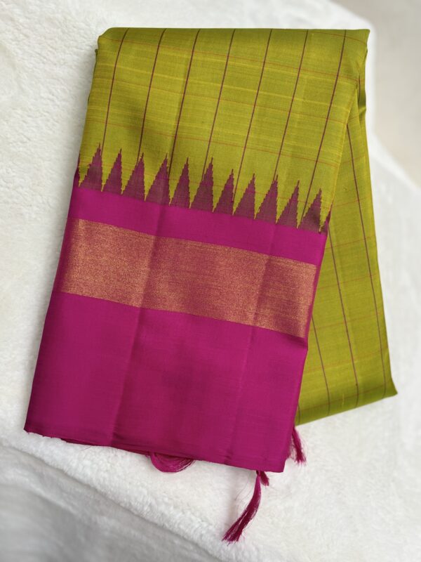 Mehandi green with pink contrast border