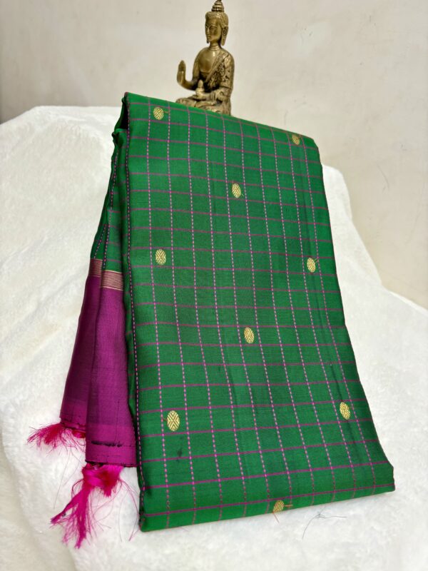 106. Dark green with pink checks and border